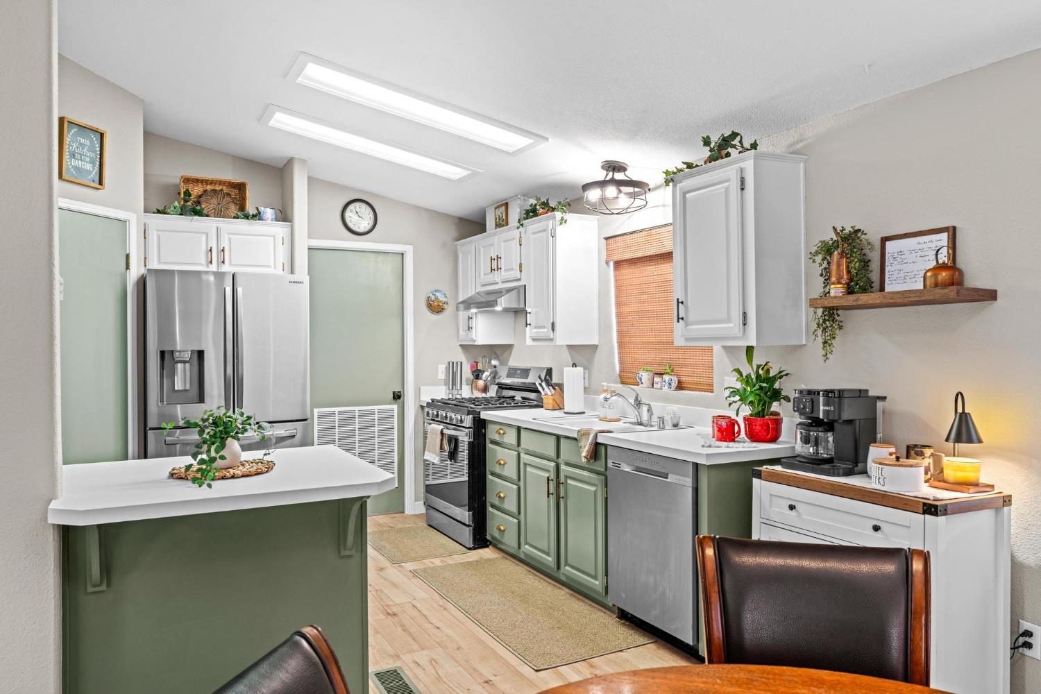 9898 Alamo Dr, La Grange, CA 95329