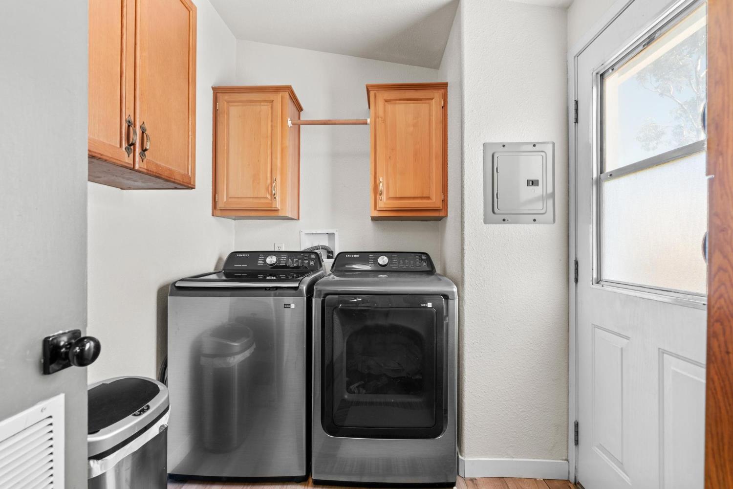 9898 Alamo Dr, La Grange, CA 95329
