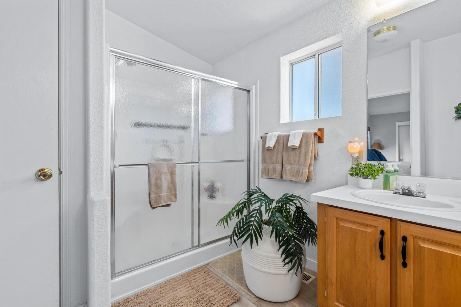 9898 Alamo Dr, La Grange, CA 95329