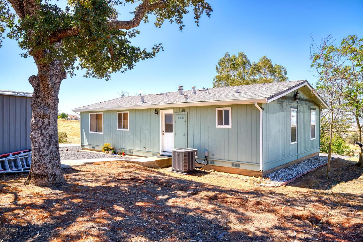 9898 Alamo Dr, La Grange, CA 95329