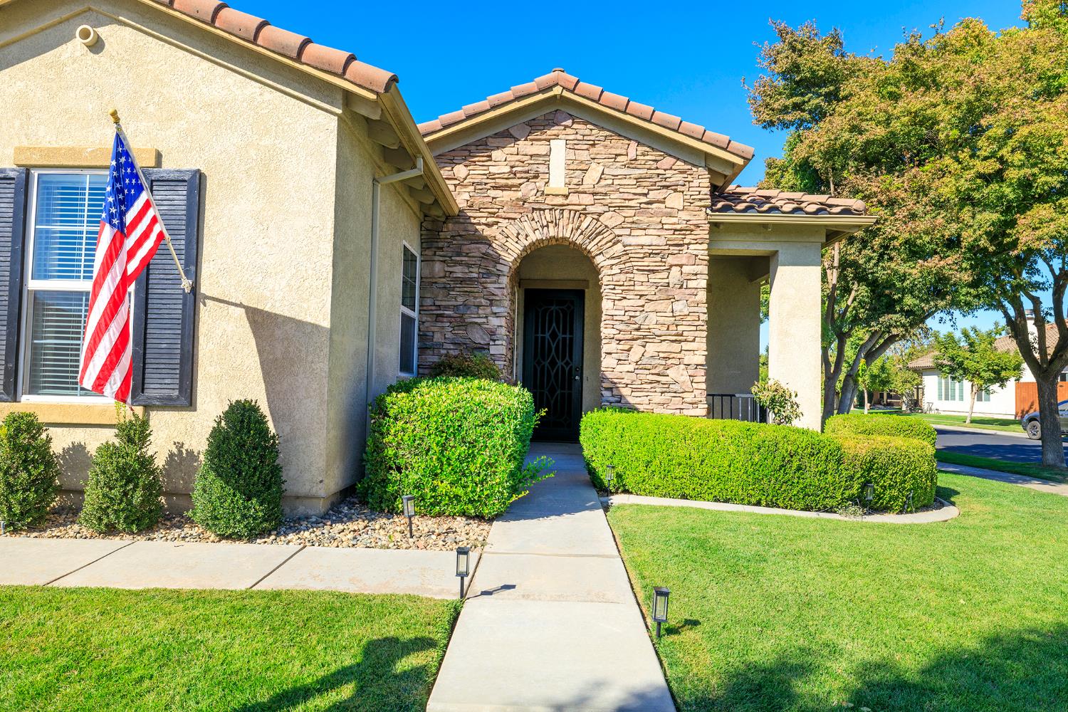 446 1St, Escalon, CA 95320