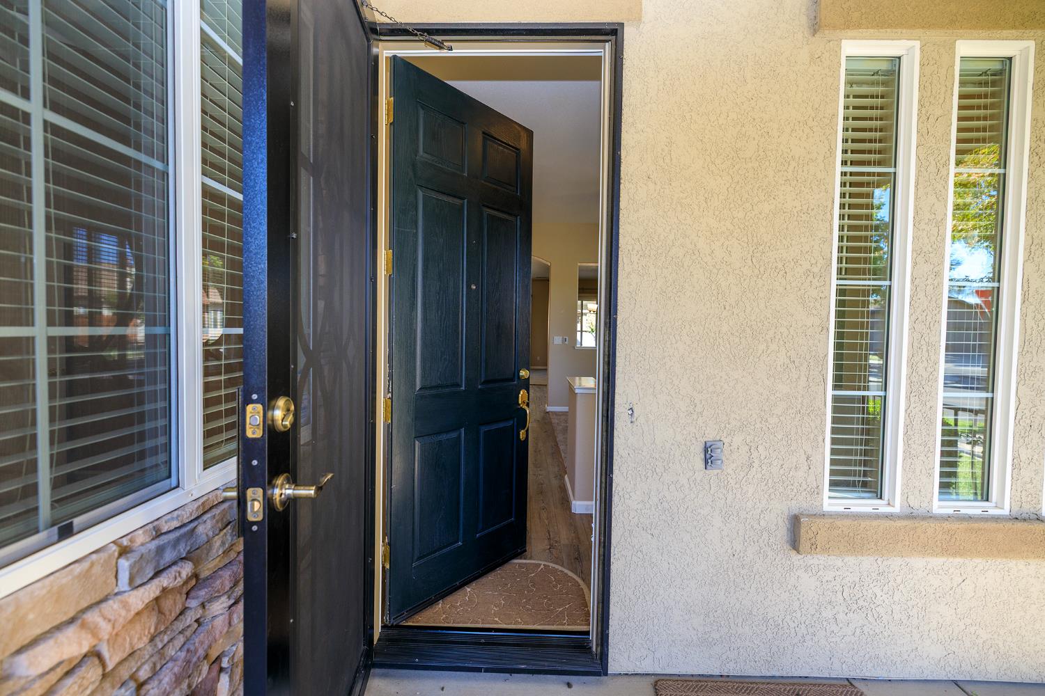 446 1St, Escalon, CA 95320