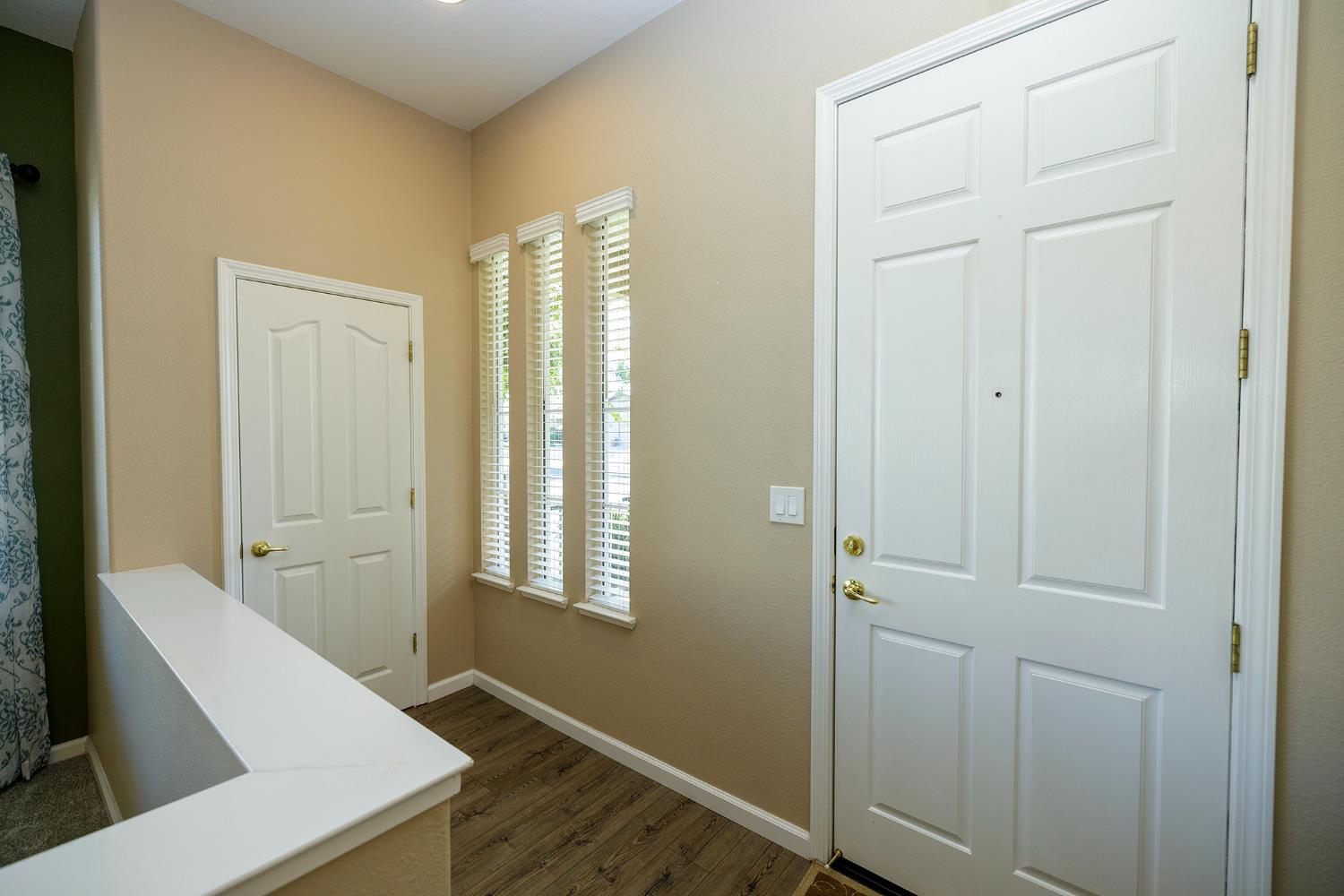 446 1St, Escalon, CA 95320