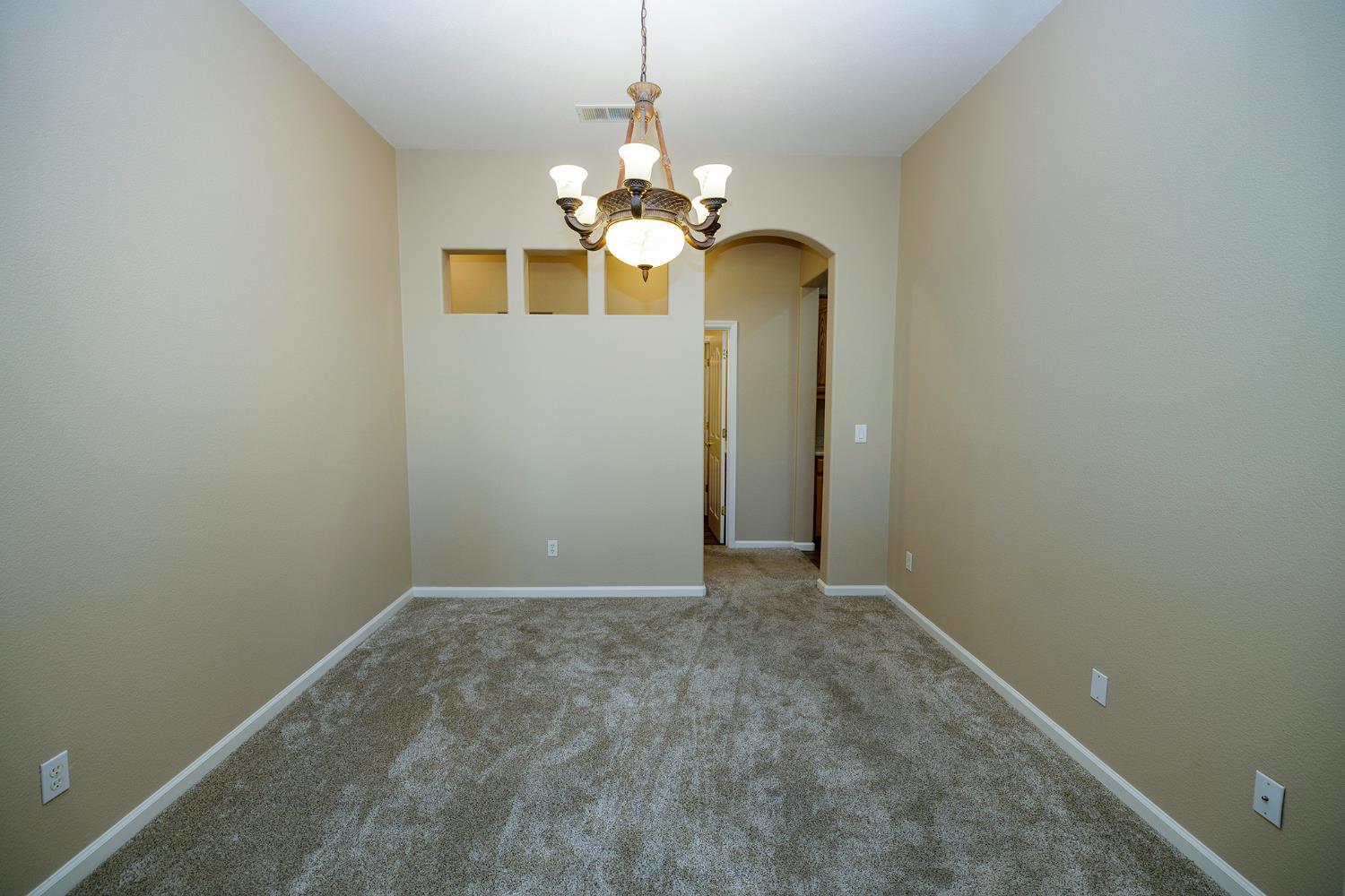 446 1St, Escalon, CA 95320