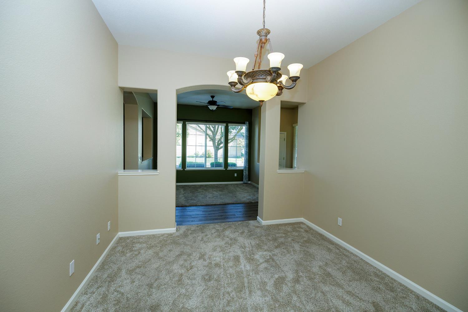 446 1St, Escalon, CA 95320