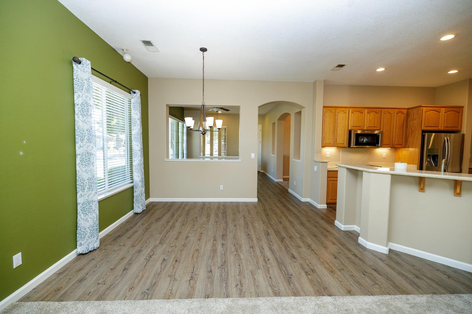 446 1St, Escalon, CA 95320