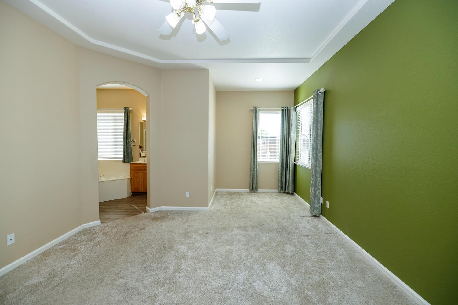 446 1St, Escalon, CA 95320