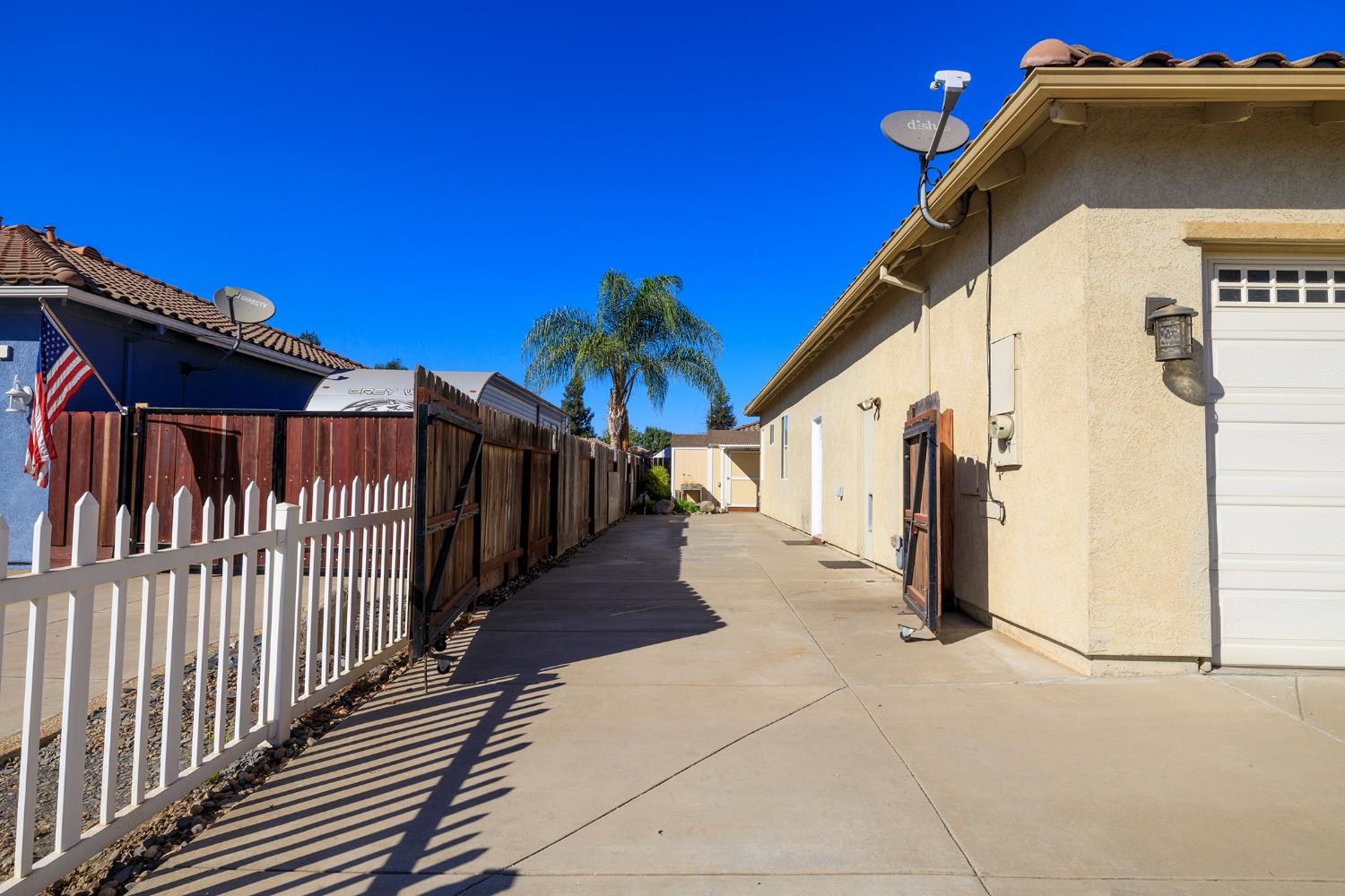 446 1St, Escalon, CA 95320