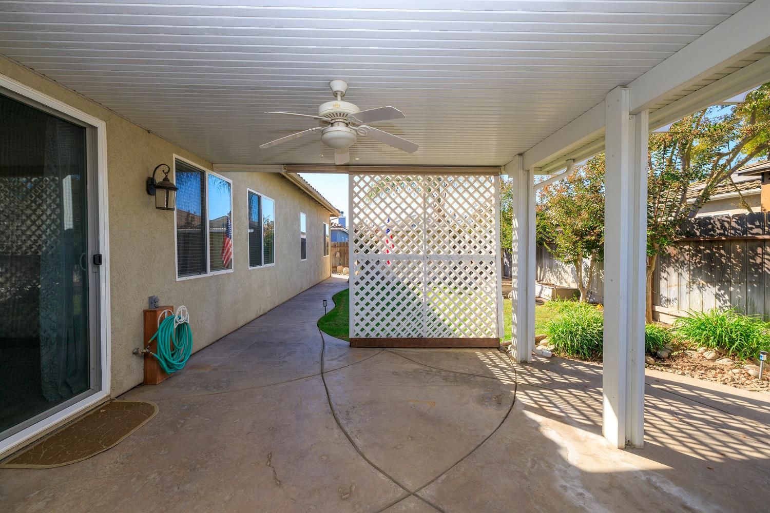 446 1St, Escalon, CA 95320