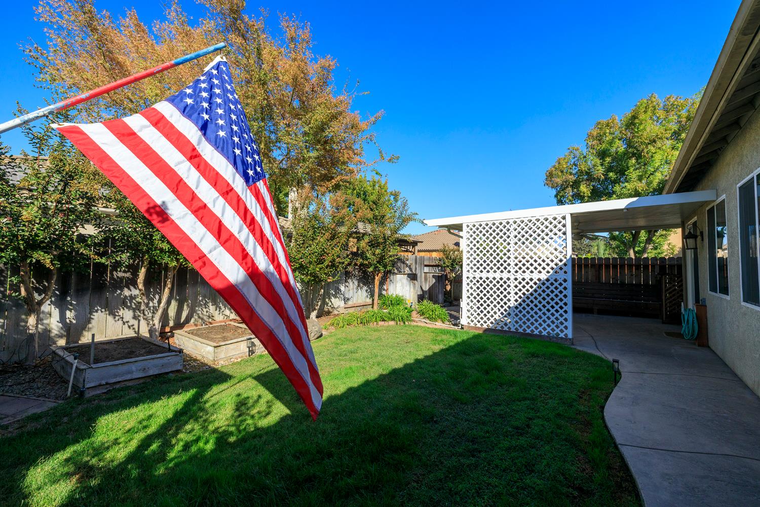 446 1St, Escalon, CA 95320