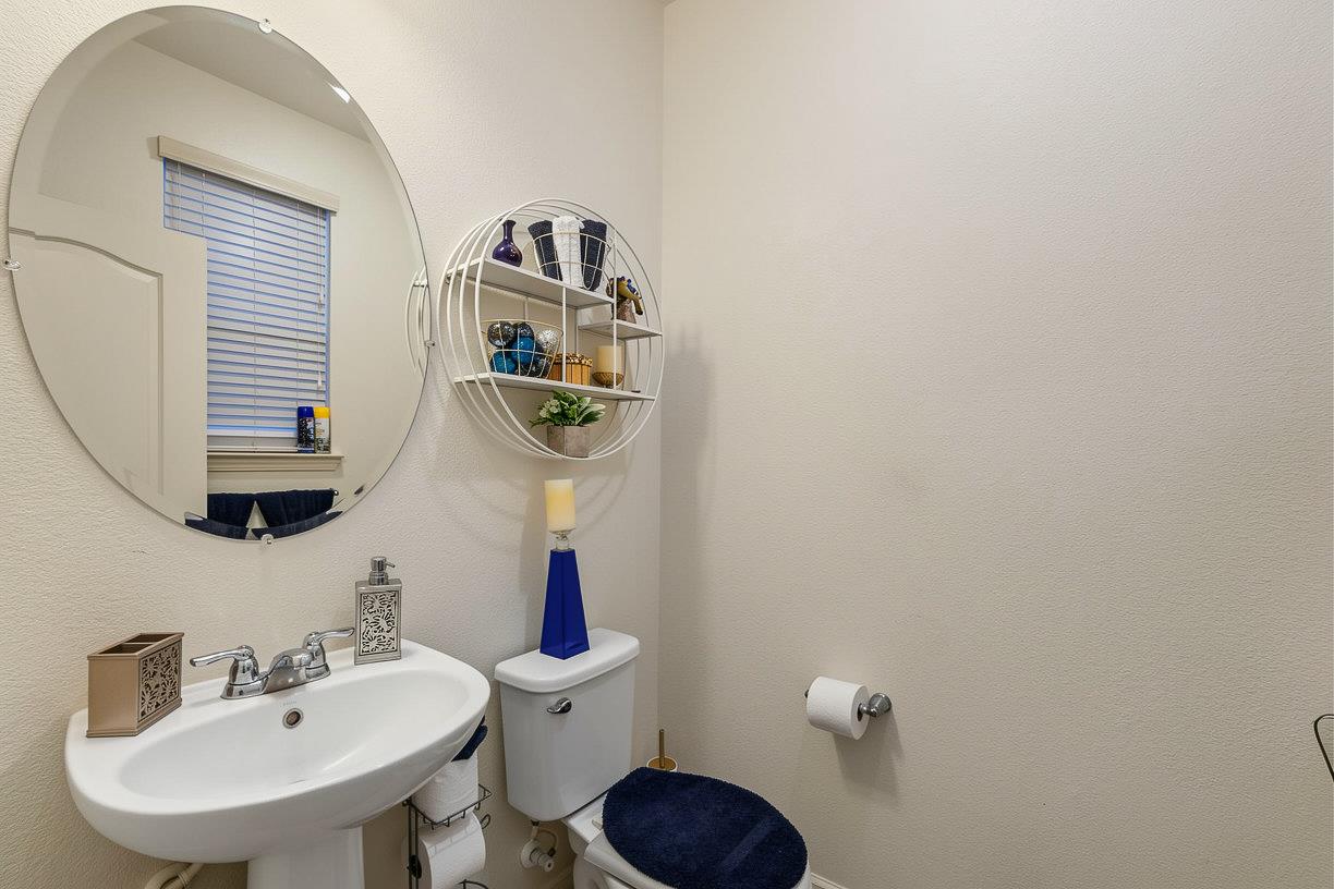 2229 Novi Dr, Riverbank, CA 95367