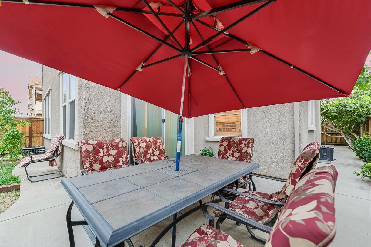 2229 Novi Dr, Riverbank, CA 95367