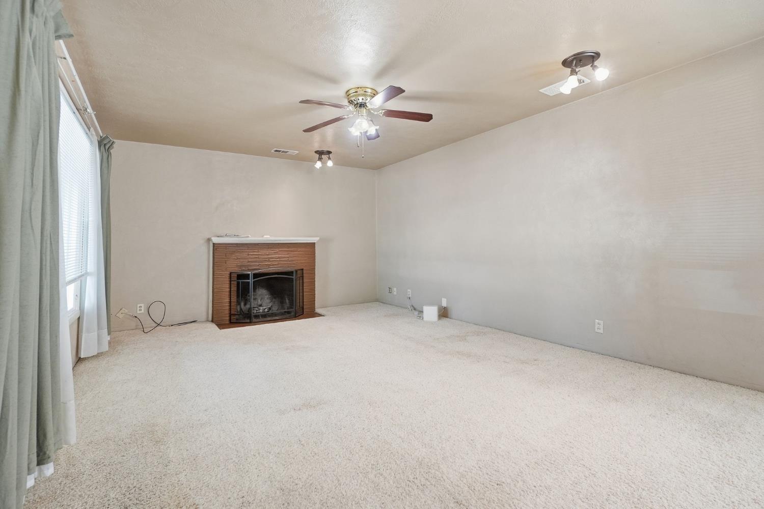 1322 1324 Del Rey Ave, Modesto, CA 95350