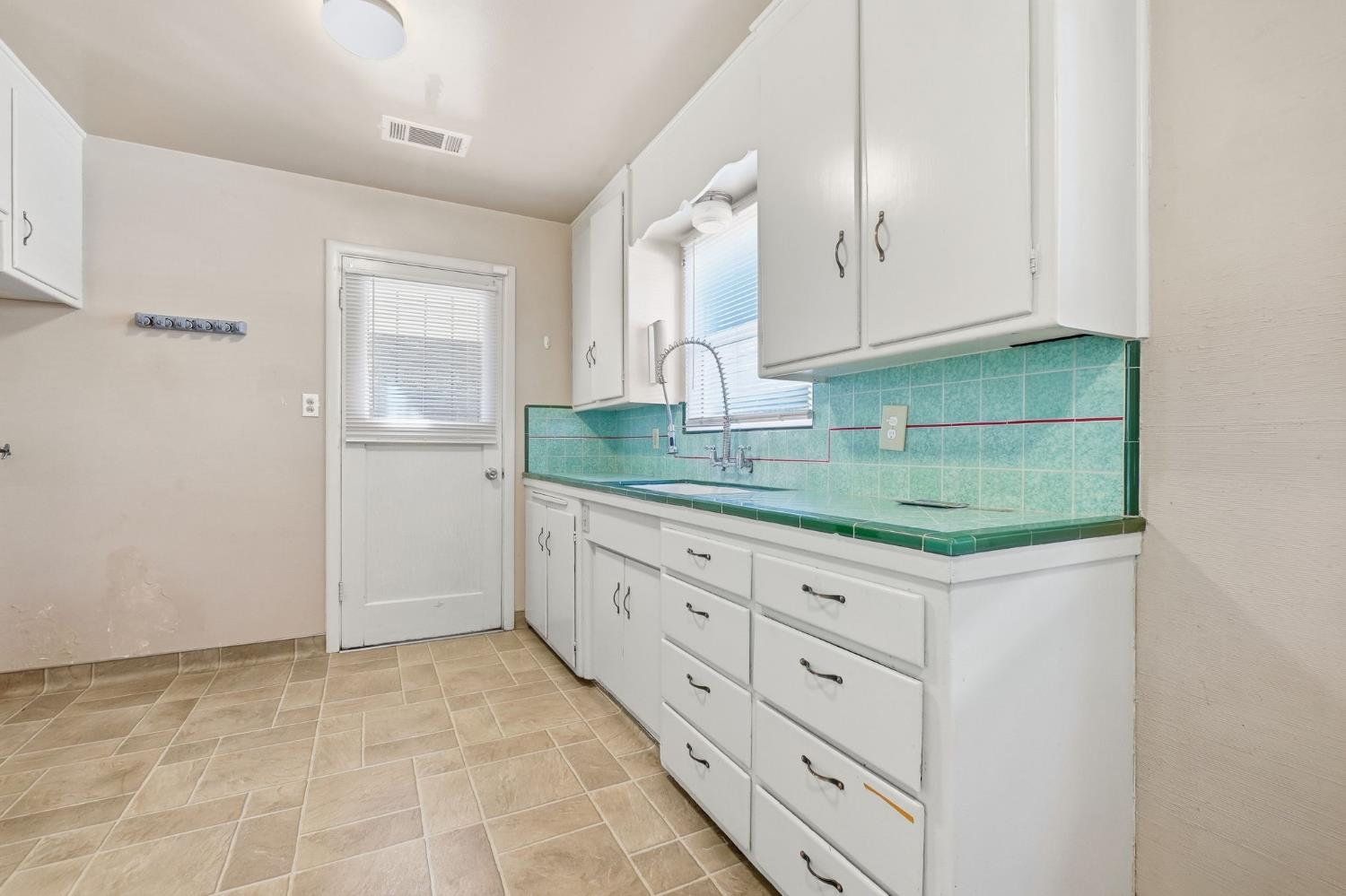 1322 1324 Del Rey Ave, Modesto, CA 95350