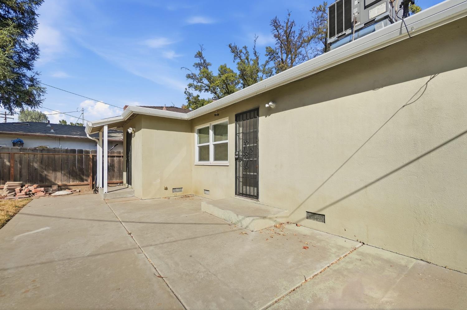 1322 1324 Del Rey Ave, Modesto, CA 95350