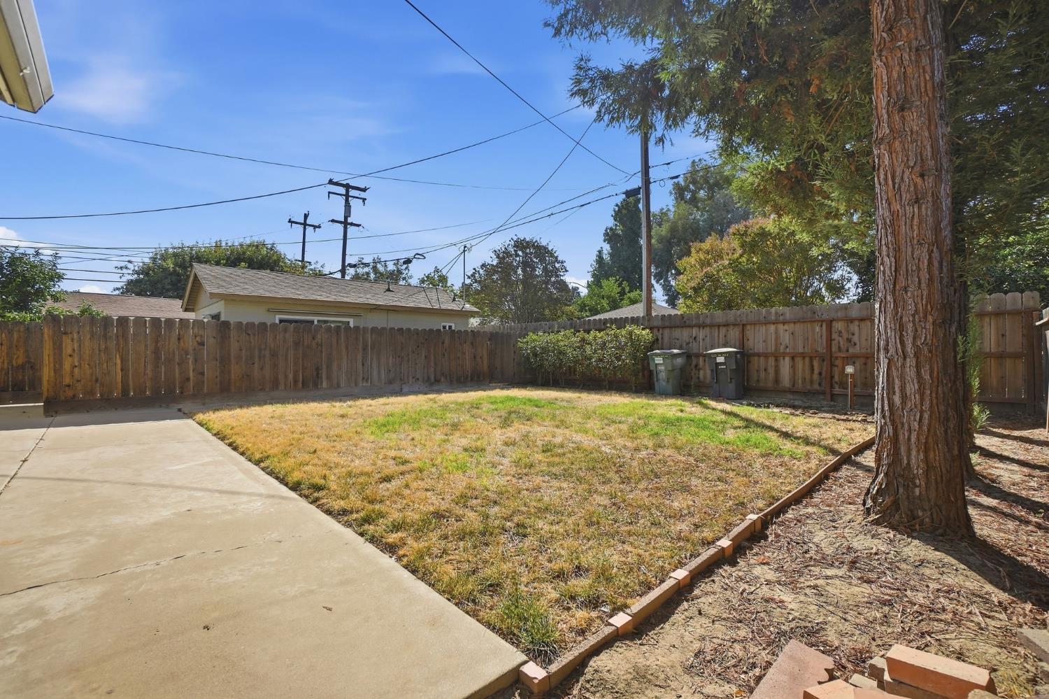 1322 1324 Del Rey Ave, Modesto, CA 95350