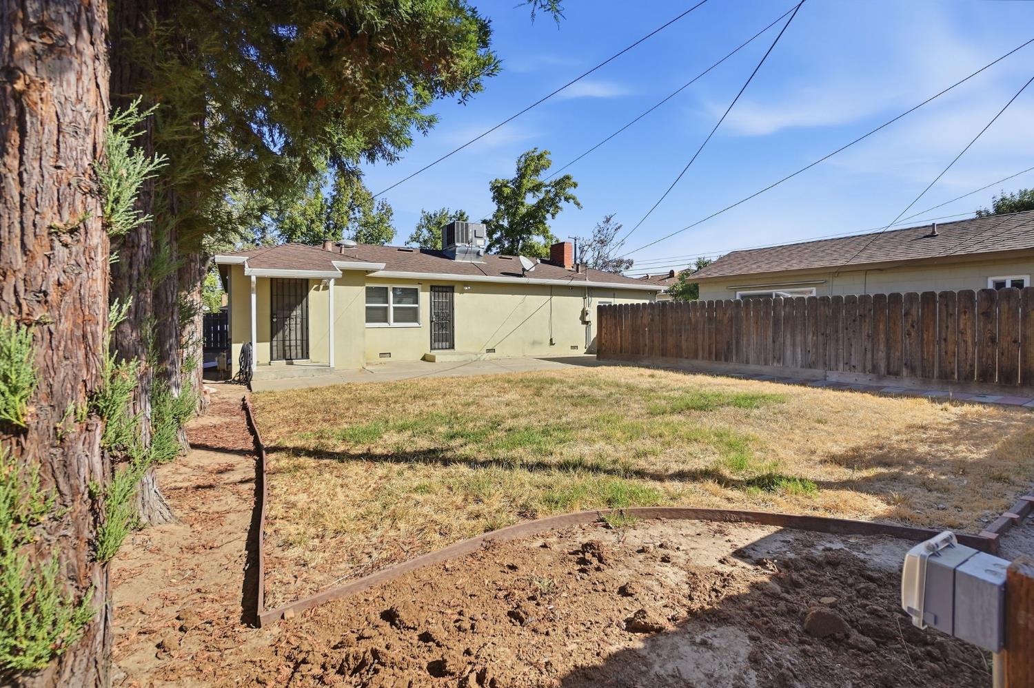 1322 1324 Del Rey Ave, Modesto, CA 95350