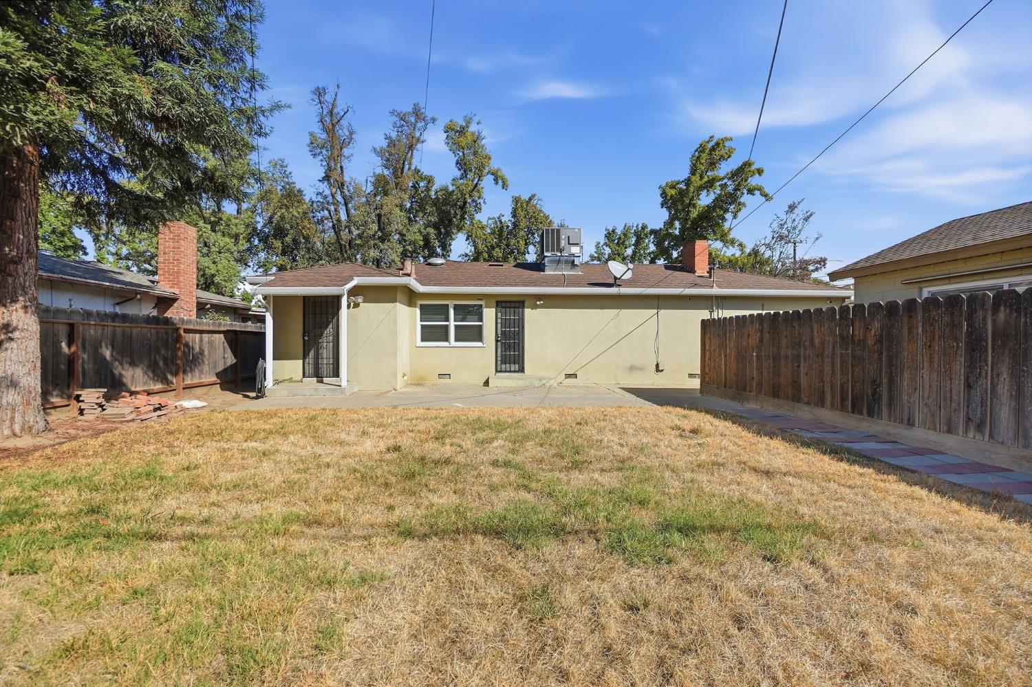 1322 1324 Del Rey Ave, Modesto, CA 95350