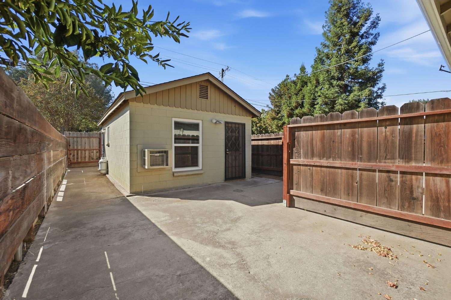 1322 1324 Del Rey Ave, Modesto, CA 95350