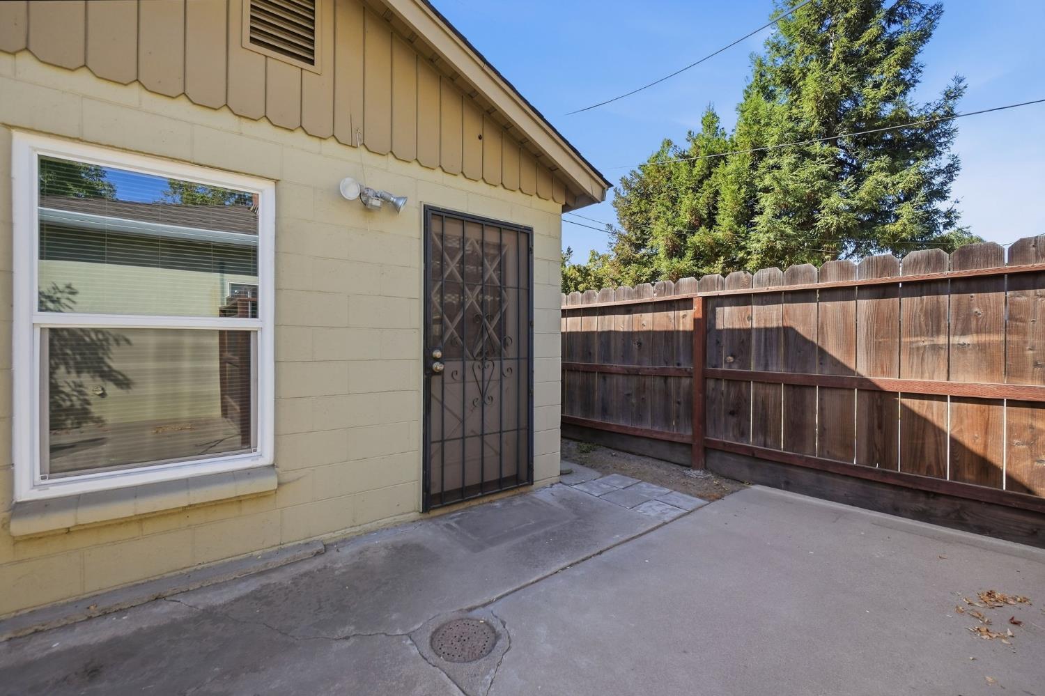 1322 1324 Del Rey Ave, Modesto, CA 95350