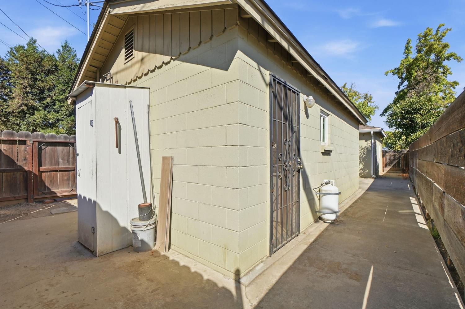 1322 1324 Del Rey Ave, Modesto, CA 95350
