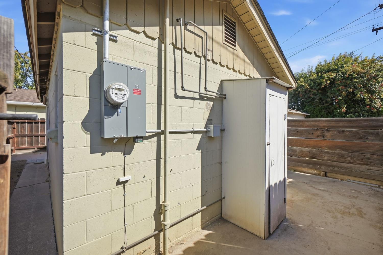 1322 1324 Del Rey Ave, Modesto, CA 95350