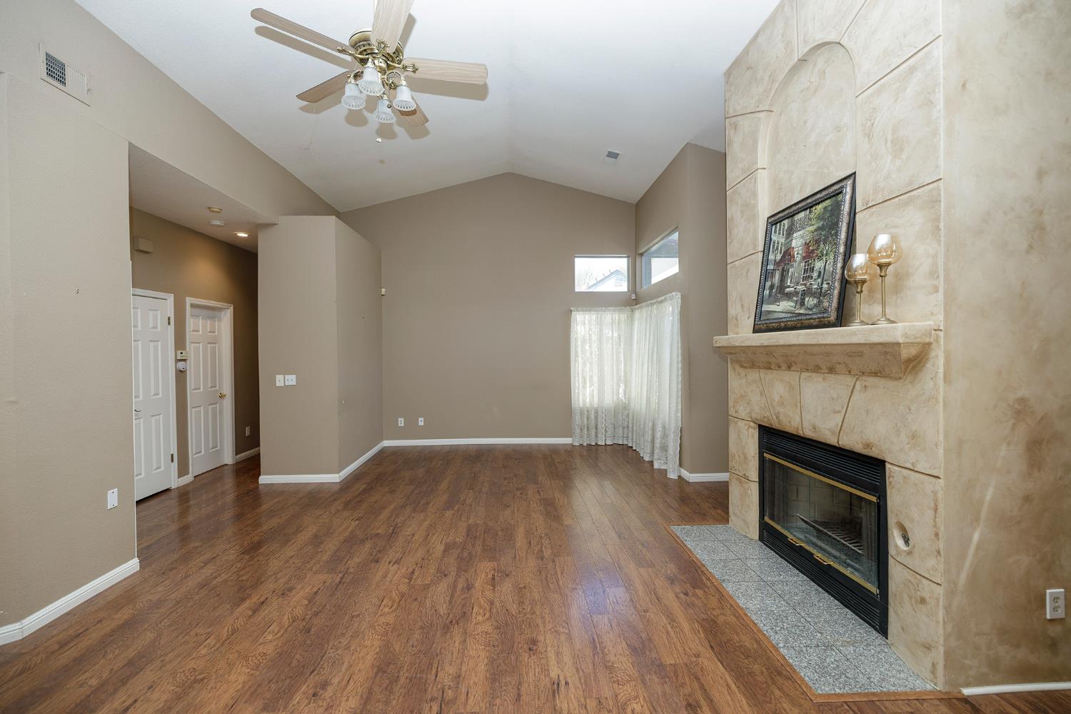 1144 Copper Lantern Ct, Modesto, CA 95355