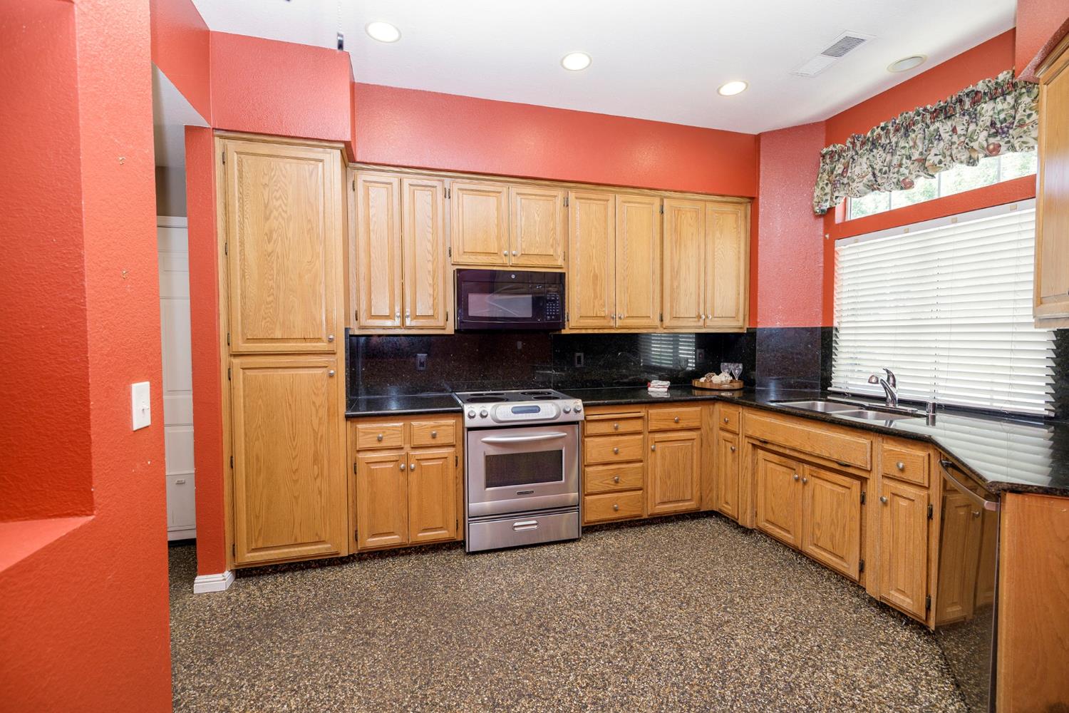 1144 Copper Lantern Ct, Modesto, CA 95355