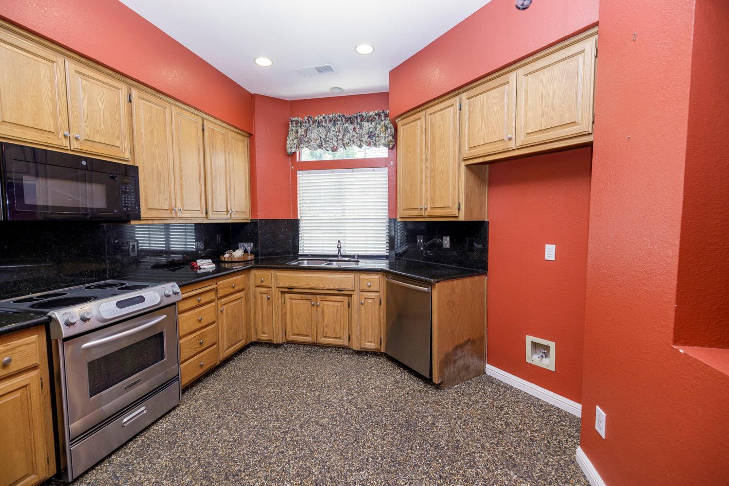1144 Copper Lantern Ct, Modesto, CA 95355