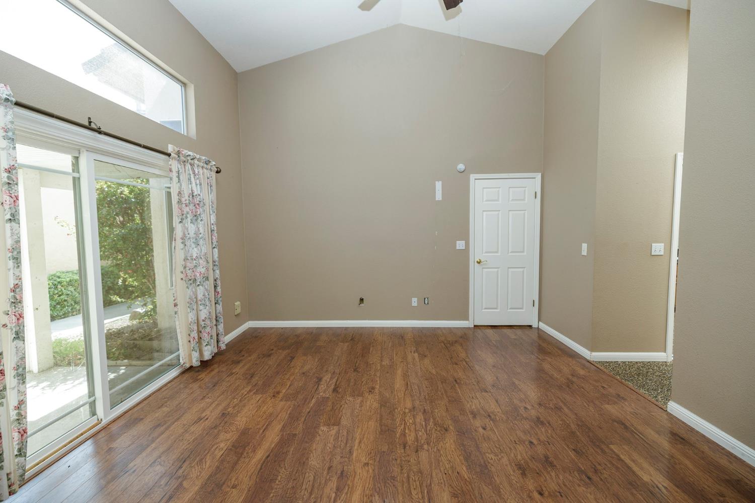 1144 Copper Lantern Ct, Modesto, CA 95355