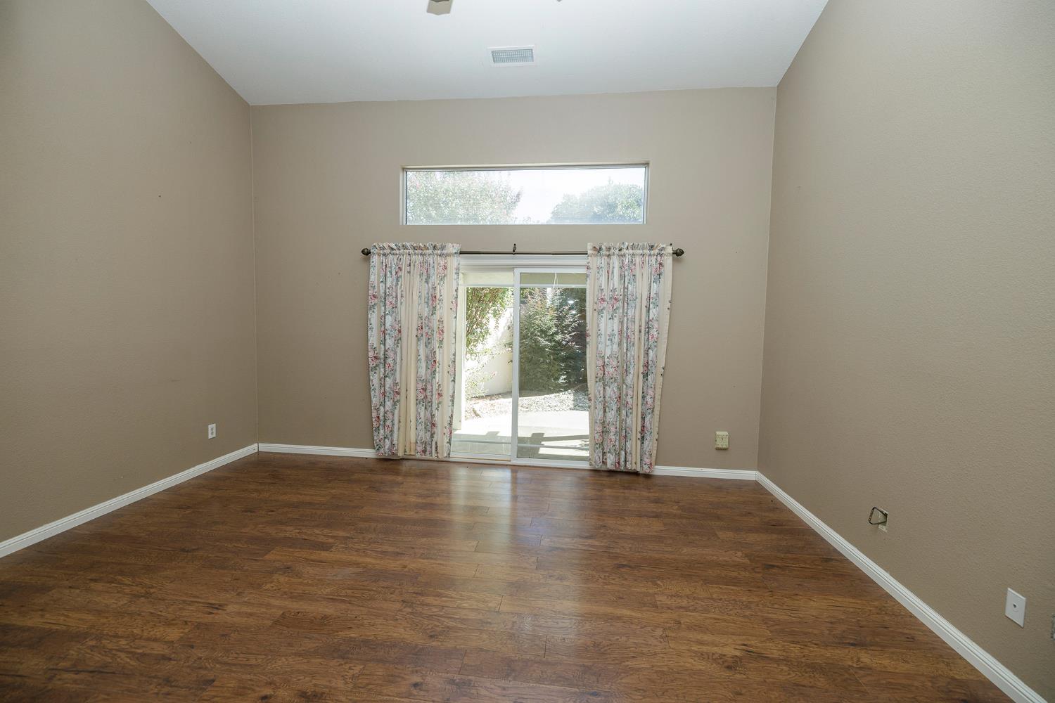 1144 Copper Lantern Ct, Modesto, CA 95355