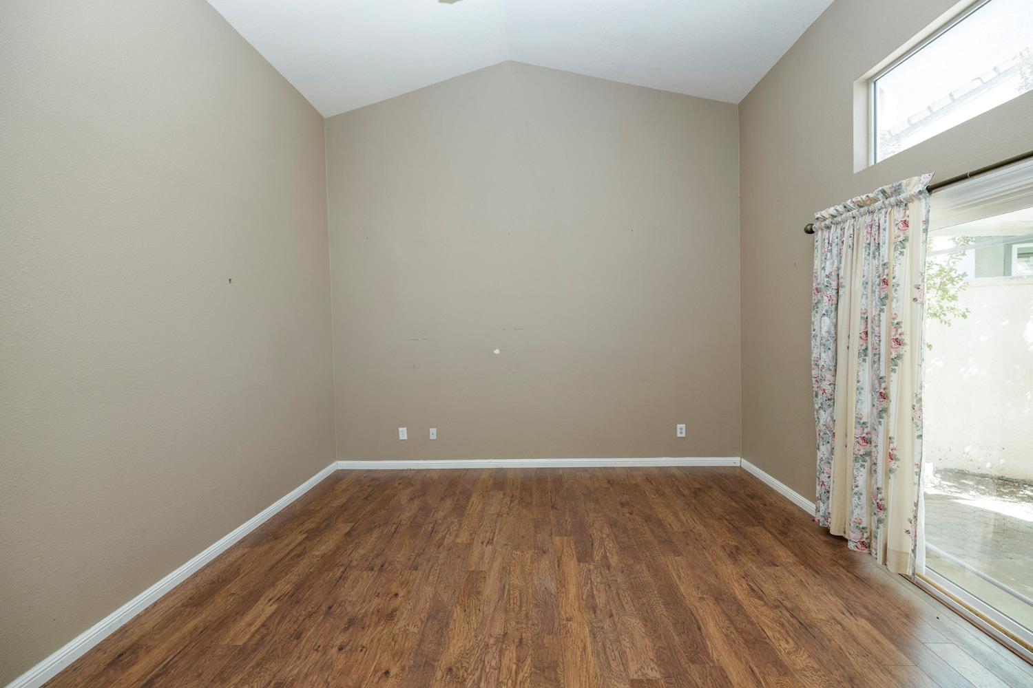 1144 Copper Lantern Ct, Modesto, CA 95355