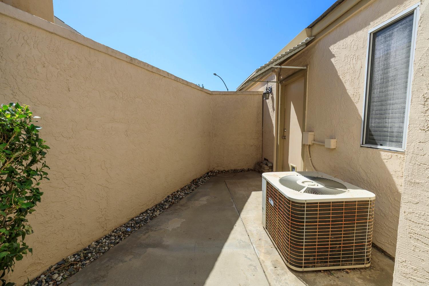 1144 Copper Lantern Ct, Modesto, CA 95355