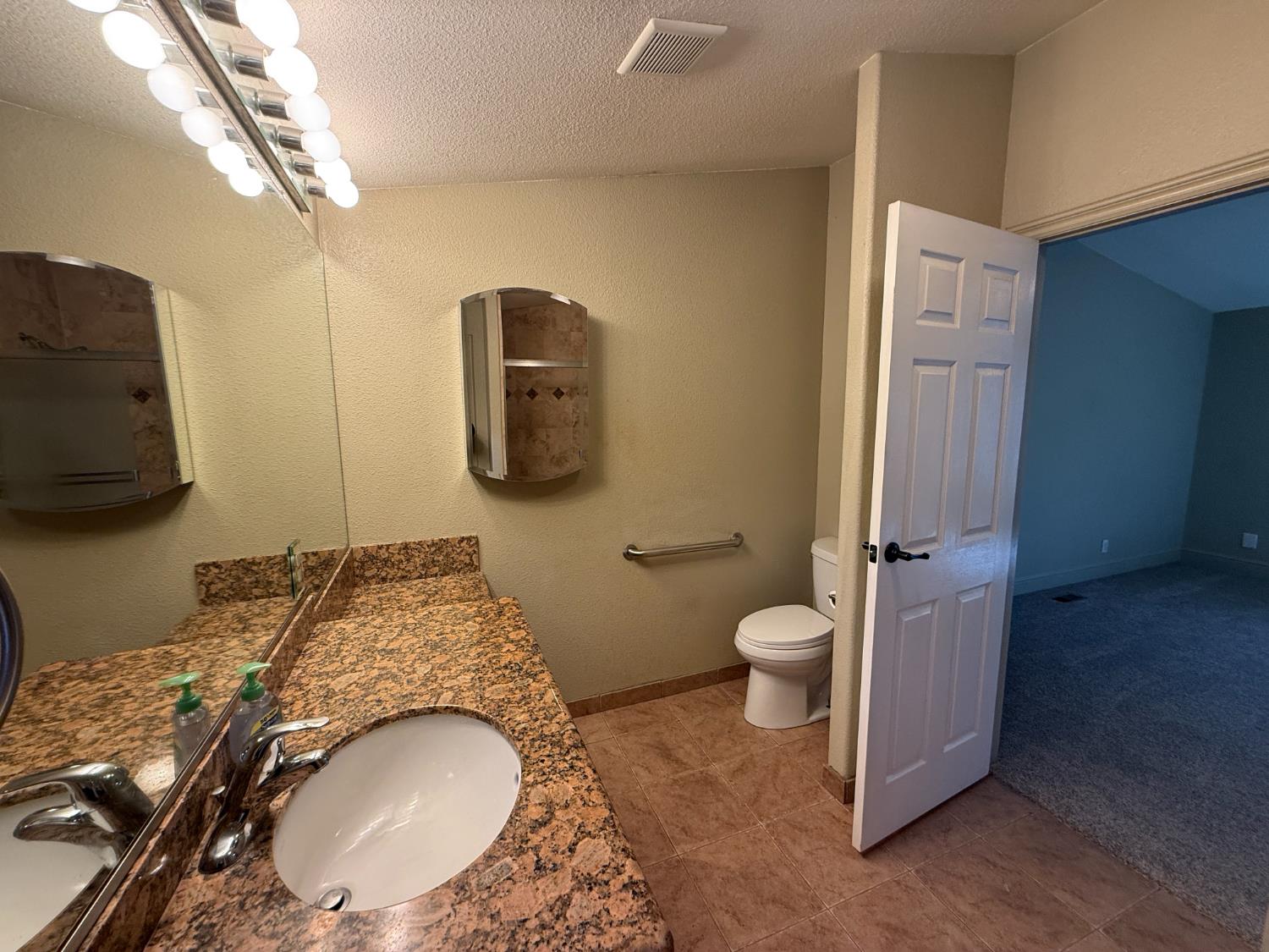 2841 Fowler Rd #49, Ceres, CA 95307