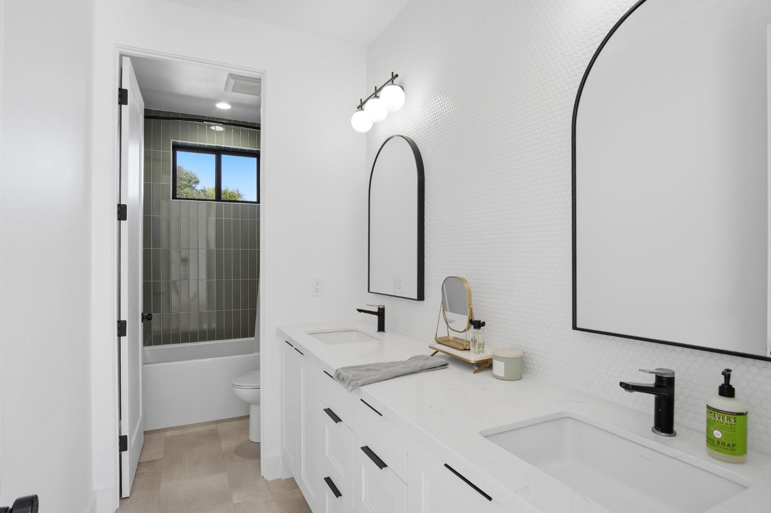 10925 Goldsborough Cir, Oakdale, CA 95361