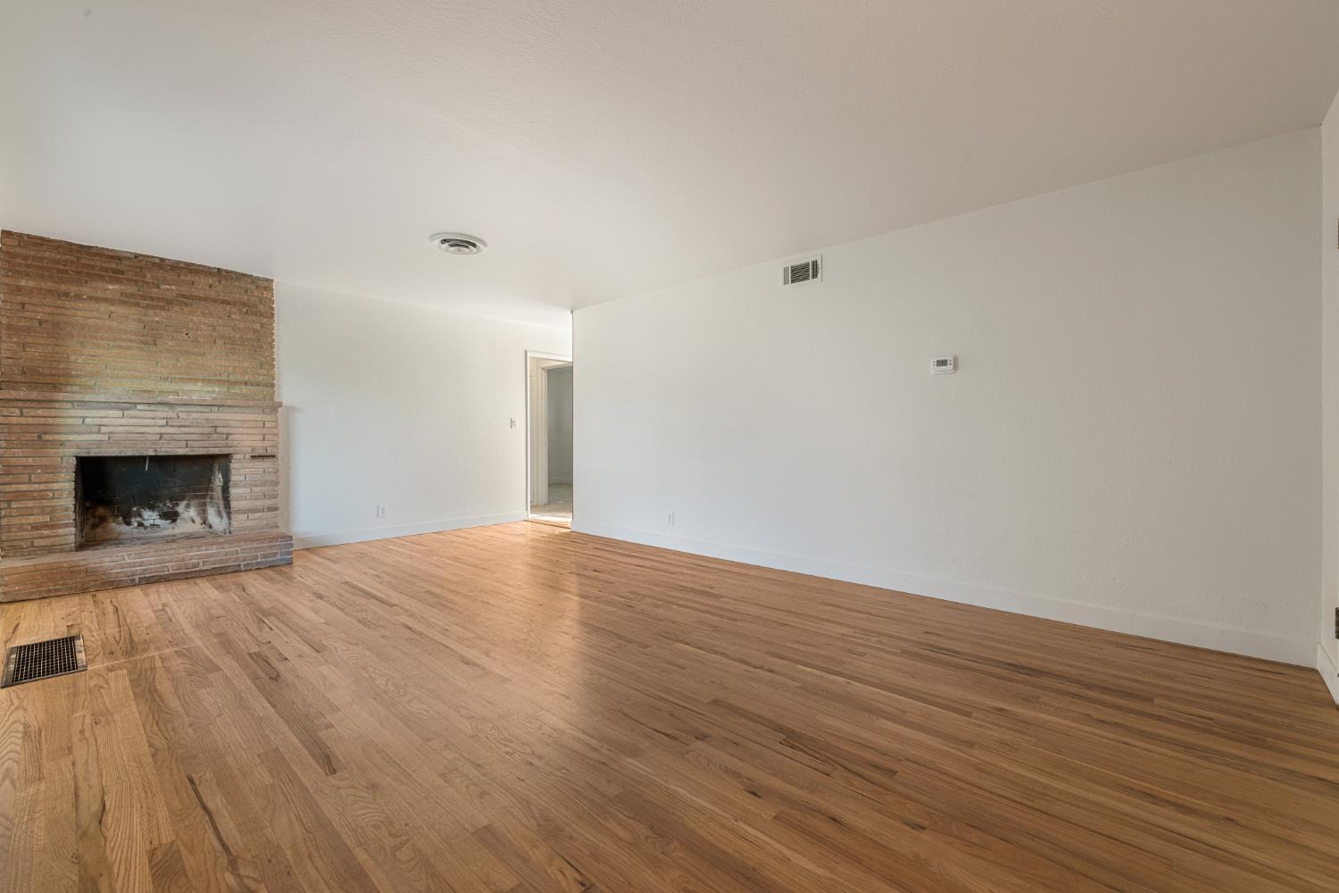 1410 Maplewood Dr, Modesto, CA 95350