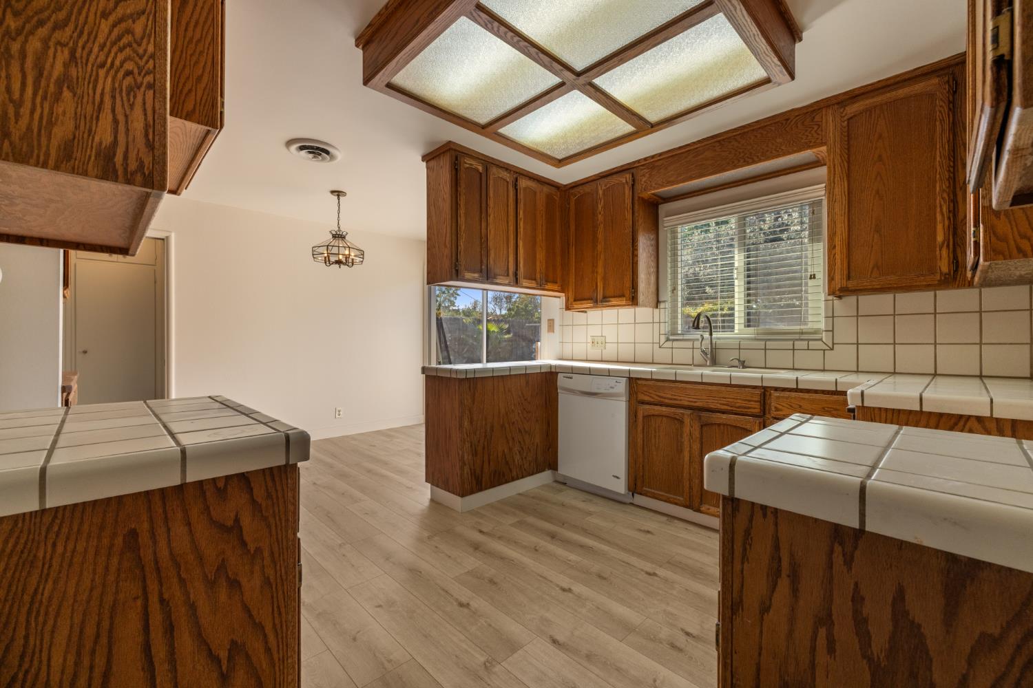 1410 Maplewood Dr, Modesto, CA 95350