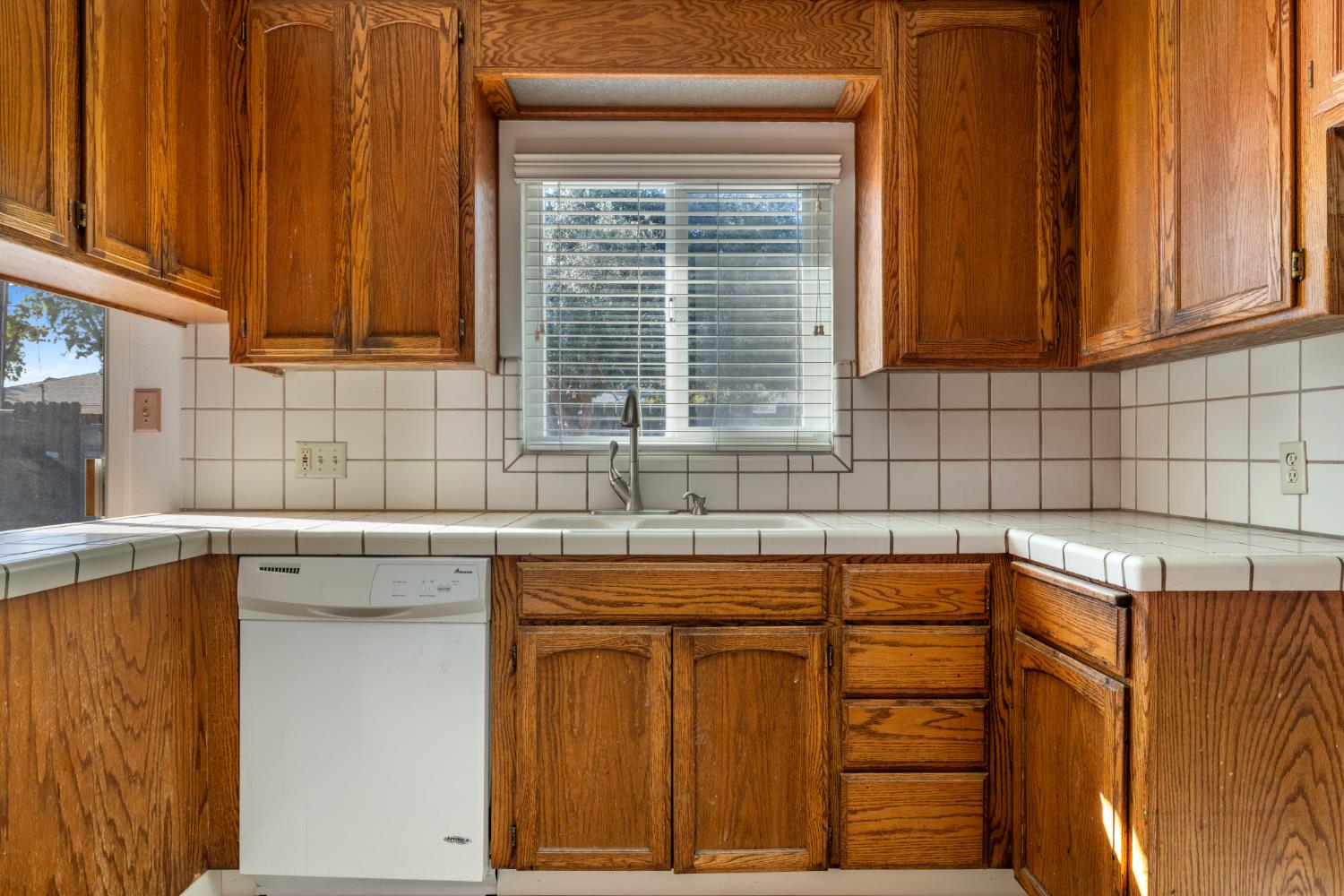 1410 Maplewood Dr, Modesto, CA 95350