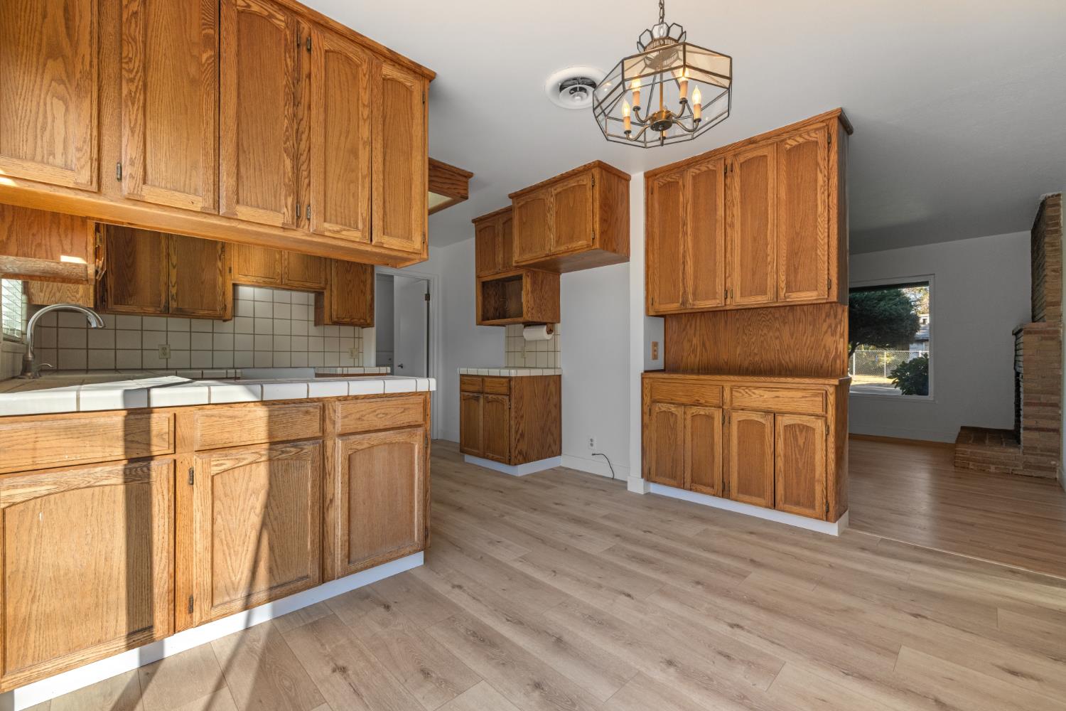 1410 Maplewood Dr, Modesto, CA 95350