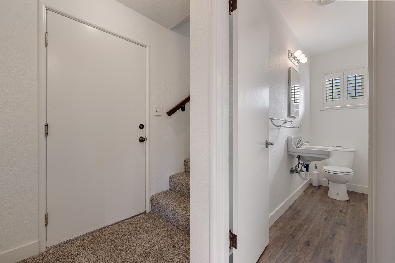 1410 Maplewood Dr, Modesto, CA 95350