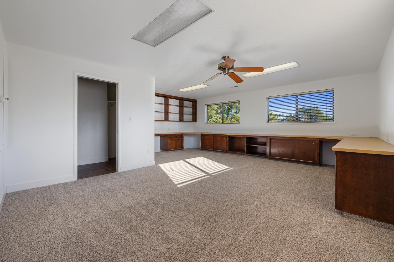 1410 Maplewood Dr, Modesto, CA 95350