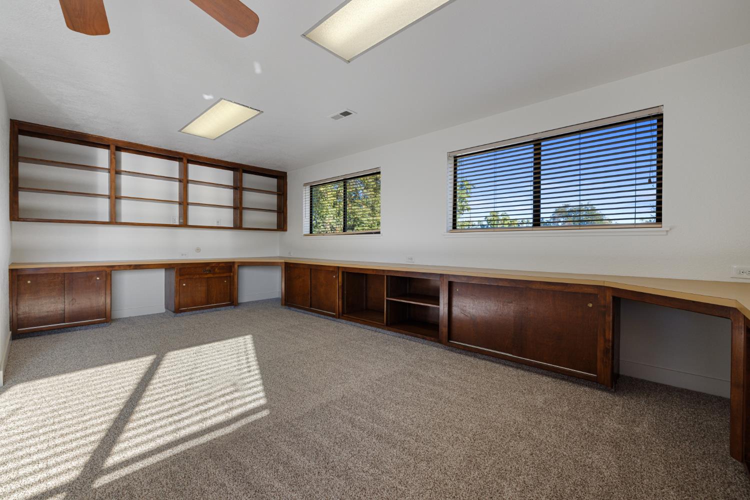 1410 Maplewood Dr, Modesto, CA 95350