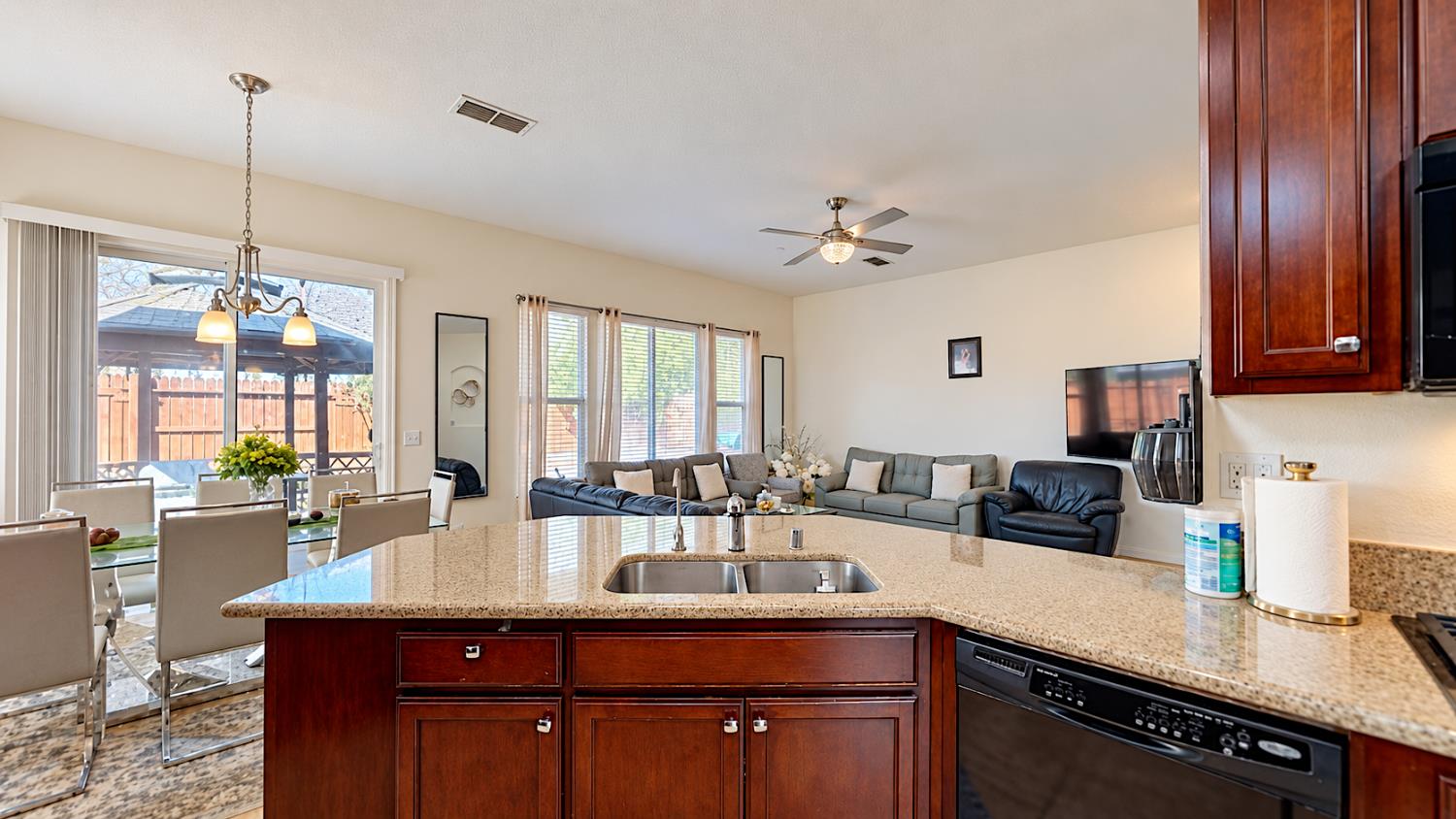 4403 Cherry Blossom Ln, Turlock, CA 95382