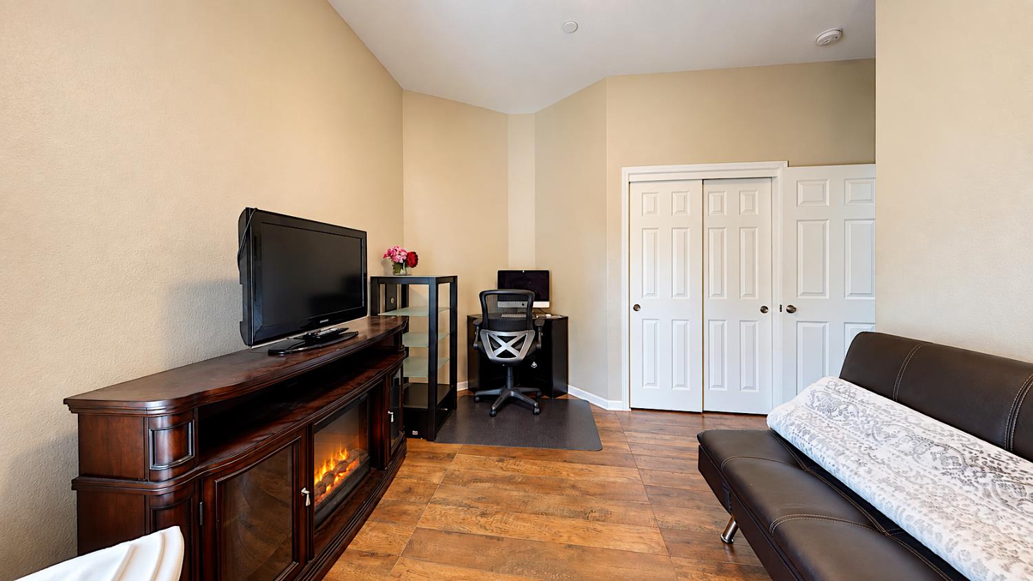 4403 Cherry Blossom Ln, Turlock, CA 95382