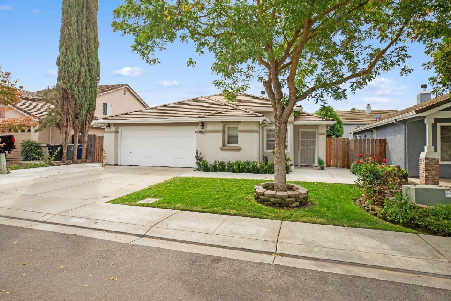 2432 Ives St, Modesto, CA 95355