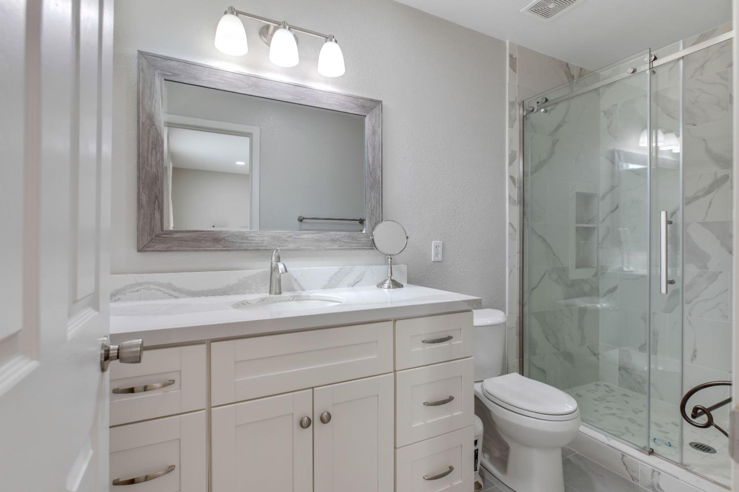 2432 Ives St, Modesto, CA 95355