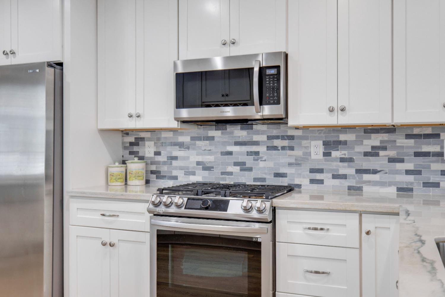 2432 Ives St, Modesto, CA 95355