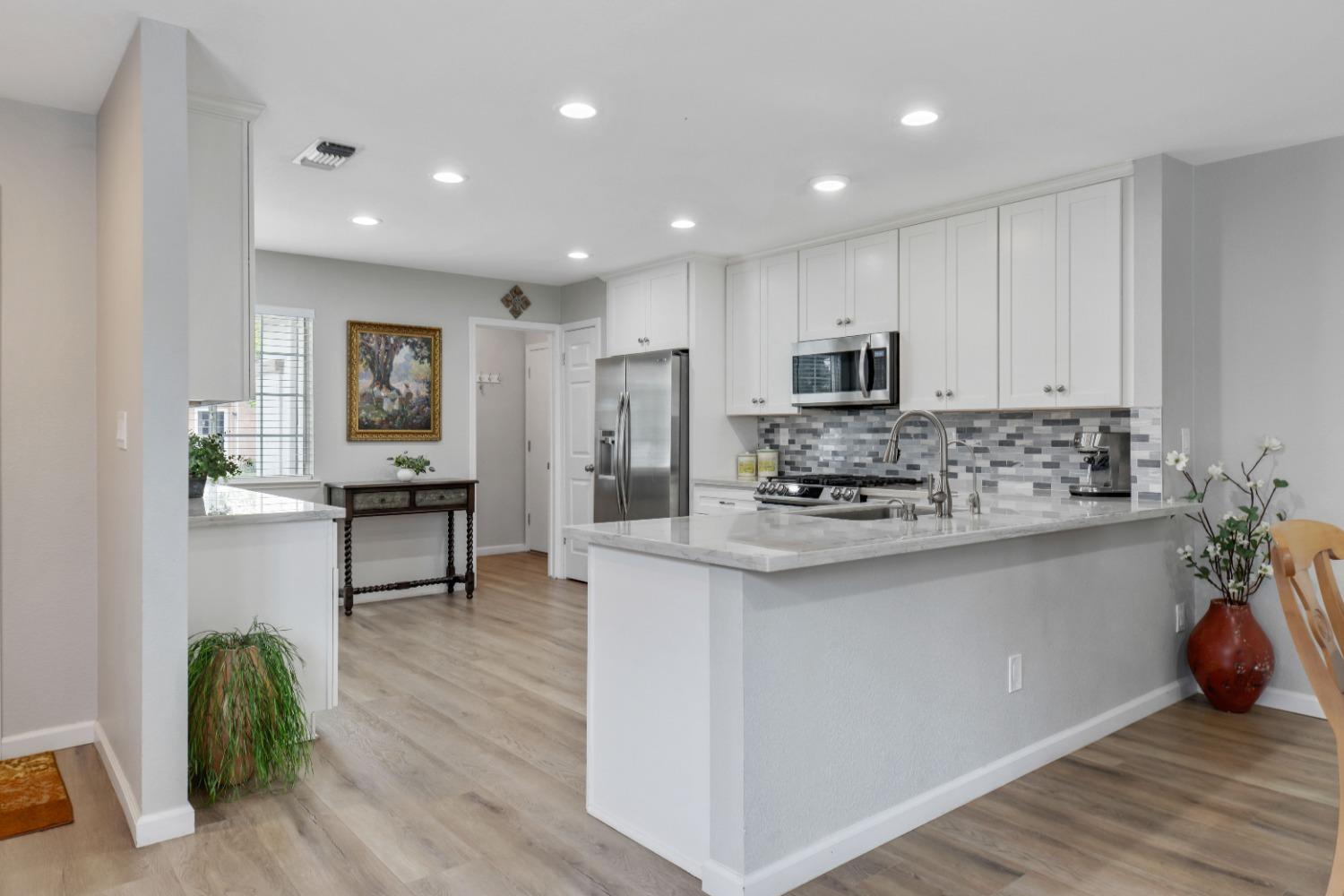 2432 Ives St, Modesto, CA 95355