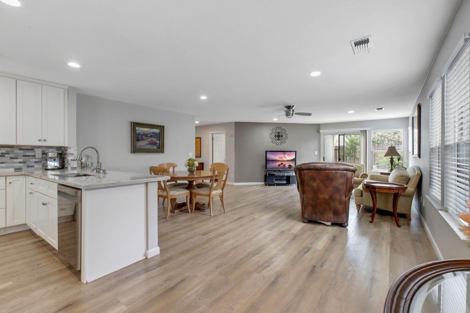 2432 Ives St, Modesto, CA 95355