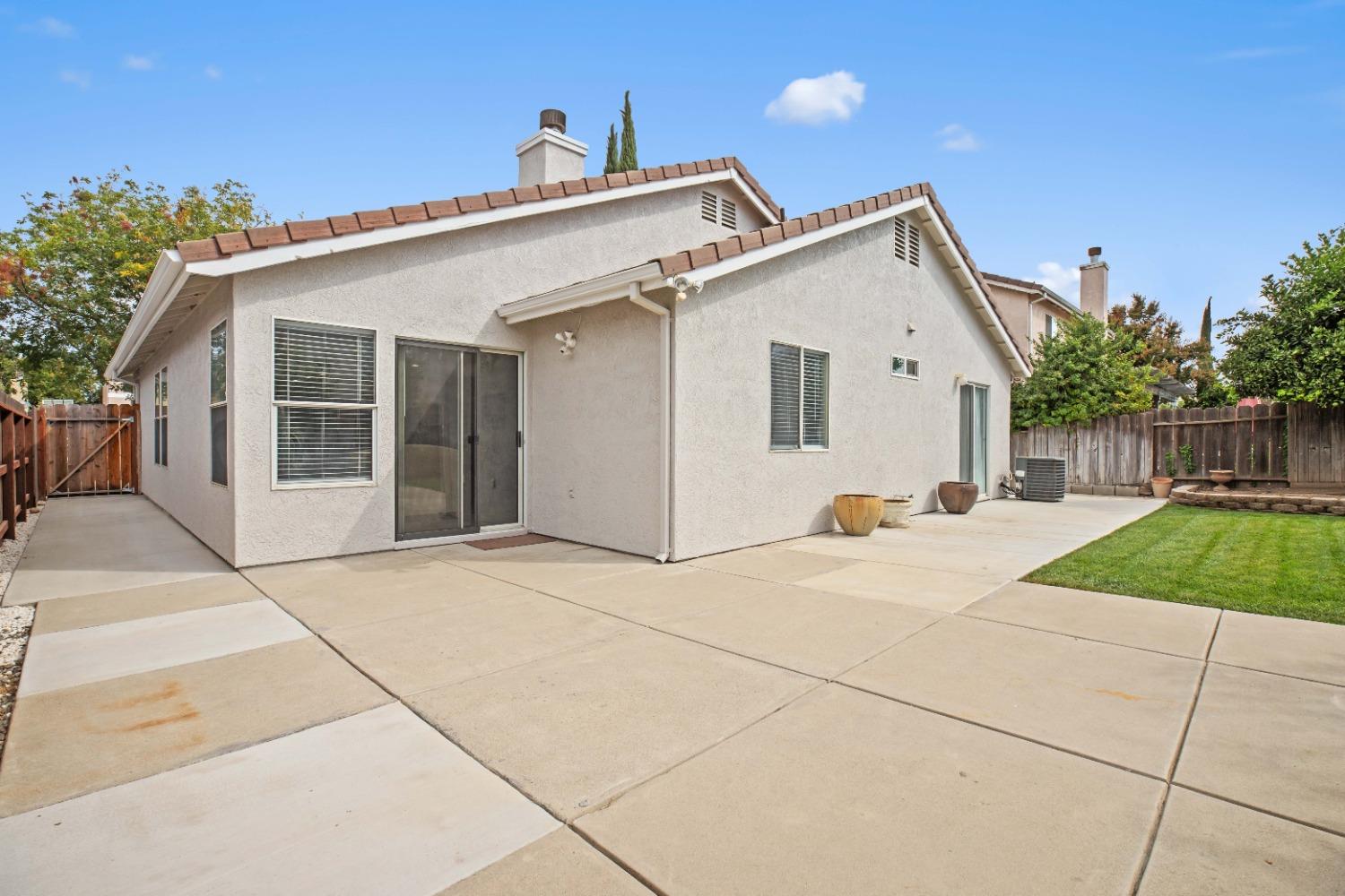 2432 Ives St, Modesto, CA 95355